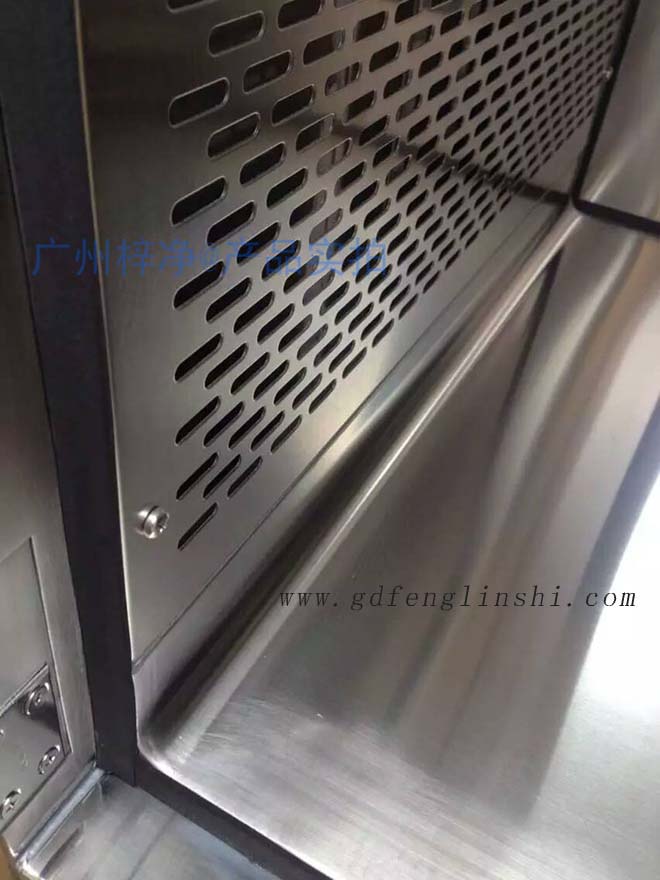 百級(jí)層流傳遞窗內(nèi)外雙層殼體，內(nèi)部四周圓弧處理，保證無縫隙連接；