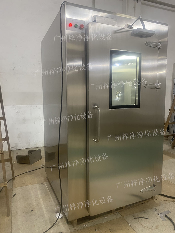 高端滿焊接風(fēng)淋室產(chǎn)品外觀圖