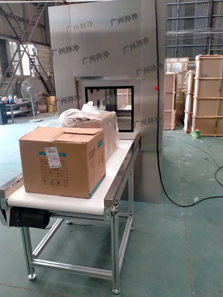 輸送線風淋傳遞窗與輸送線貨淋室是潔凈室中用于物品傳遞和空氣凈化的關(guān)鍵設(shè)備。
