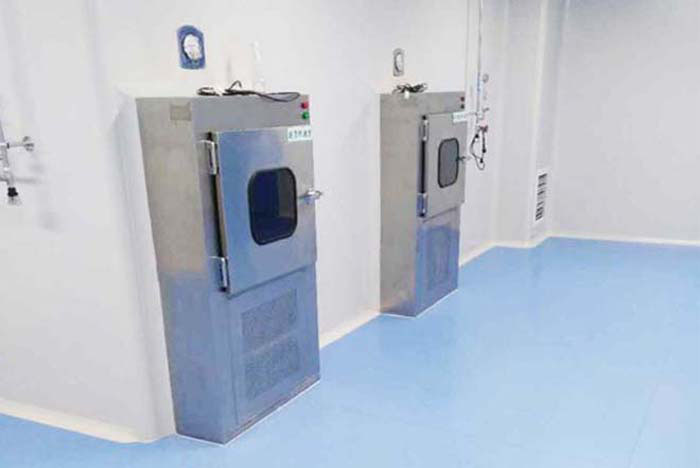 開啟傳遞窗：按照實驗室規(guī)定的方式開啟傳遞窗，通常為從外向內(nèi)或從內(nèi)向外開啟。